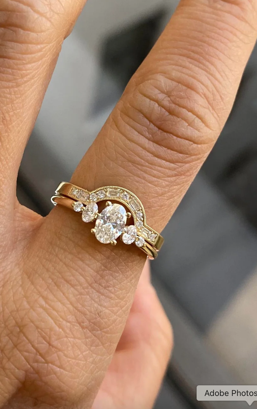 Pebble Ring With Oval Diamond